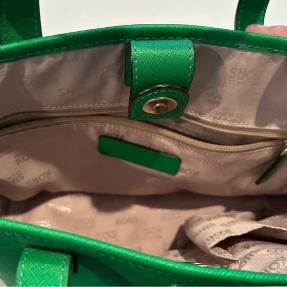 Michael Kors Small Carryall Tote Kelly Green leather MK Purse Handbag - Picture 6 of 7